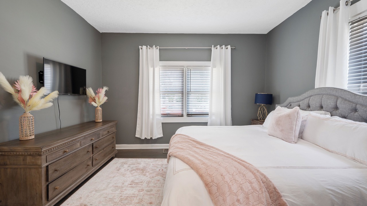 Photo of Bedroom in Downtown