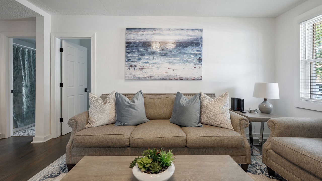 Photo of Livingroom in Downtown