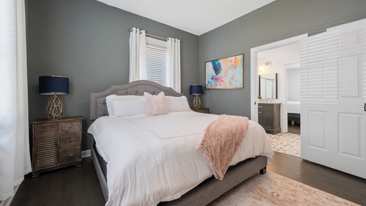 Photo of Bedroom in Downtown