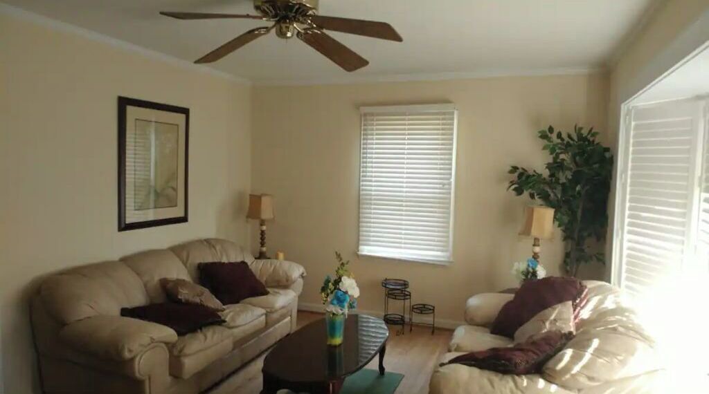 Photo of Livingroom in Burlington