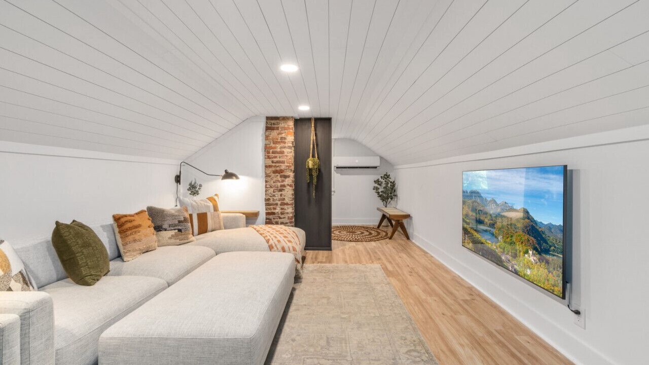 Photo of Livingroom in Northwest Raleigh