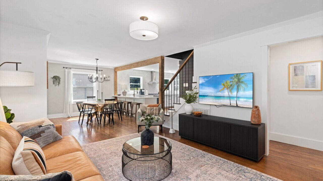 Photo of Livingroom in Northwest Raleigh