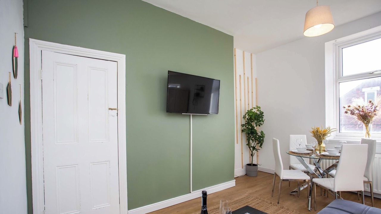 Photo of Livingroom in Heaton