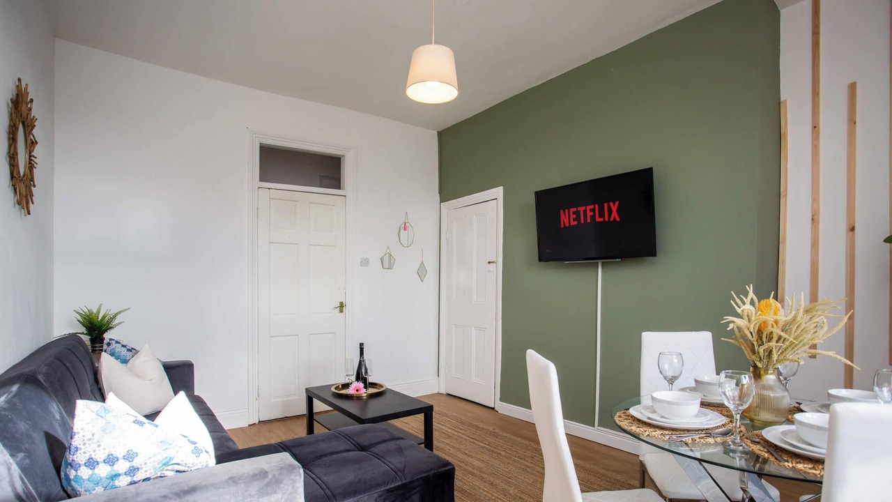 Photo of Livingroom in Heaton