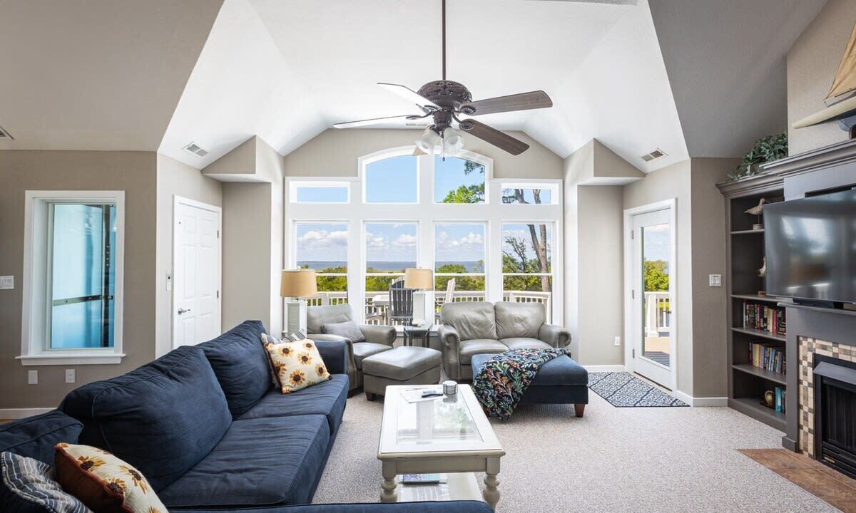 Photo of Livingroom in Corolla Light