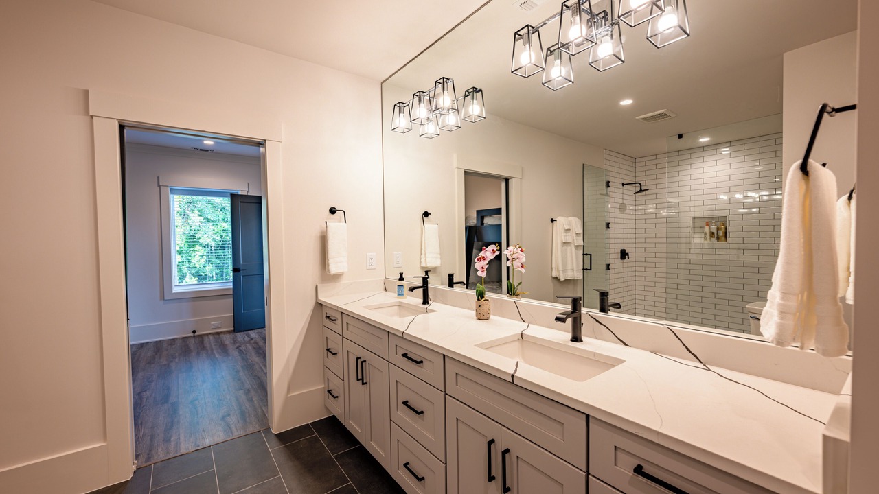 Photo of Bathroom in Glenville