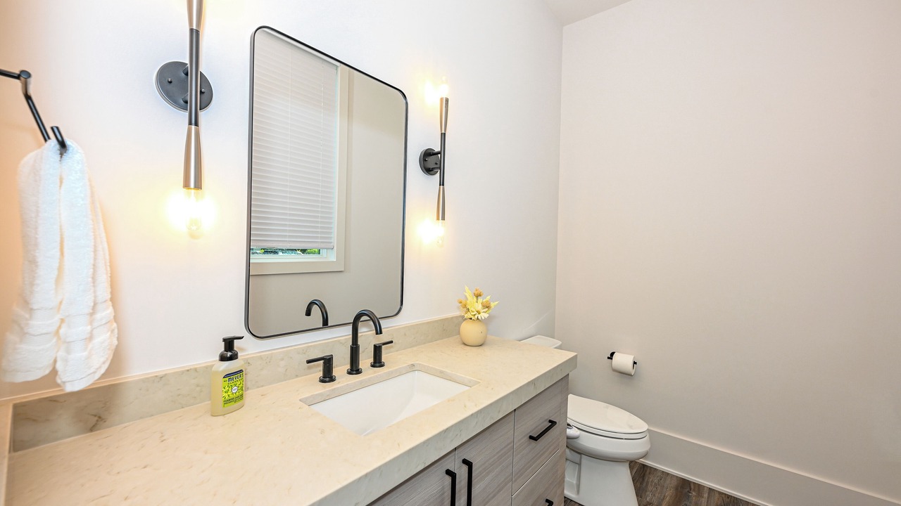 Photo of Bedroom in Glenville