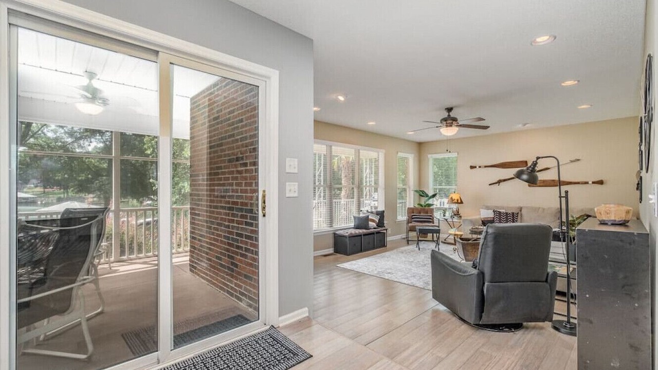 Photo of Livingroom in Lake Norman of Catawba