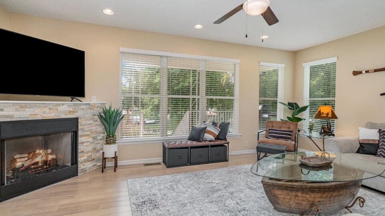 Photo of Livingroom in Lake Norman of Catawba