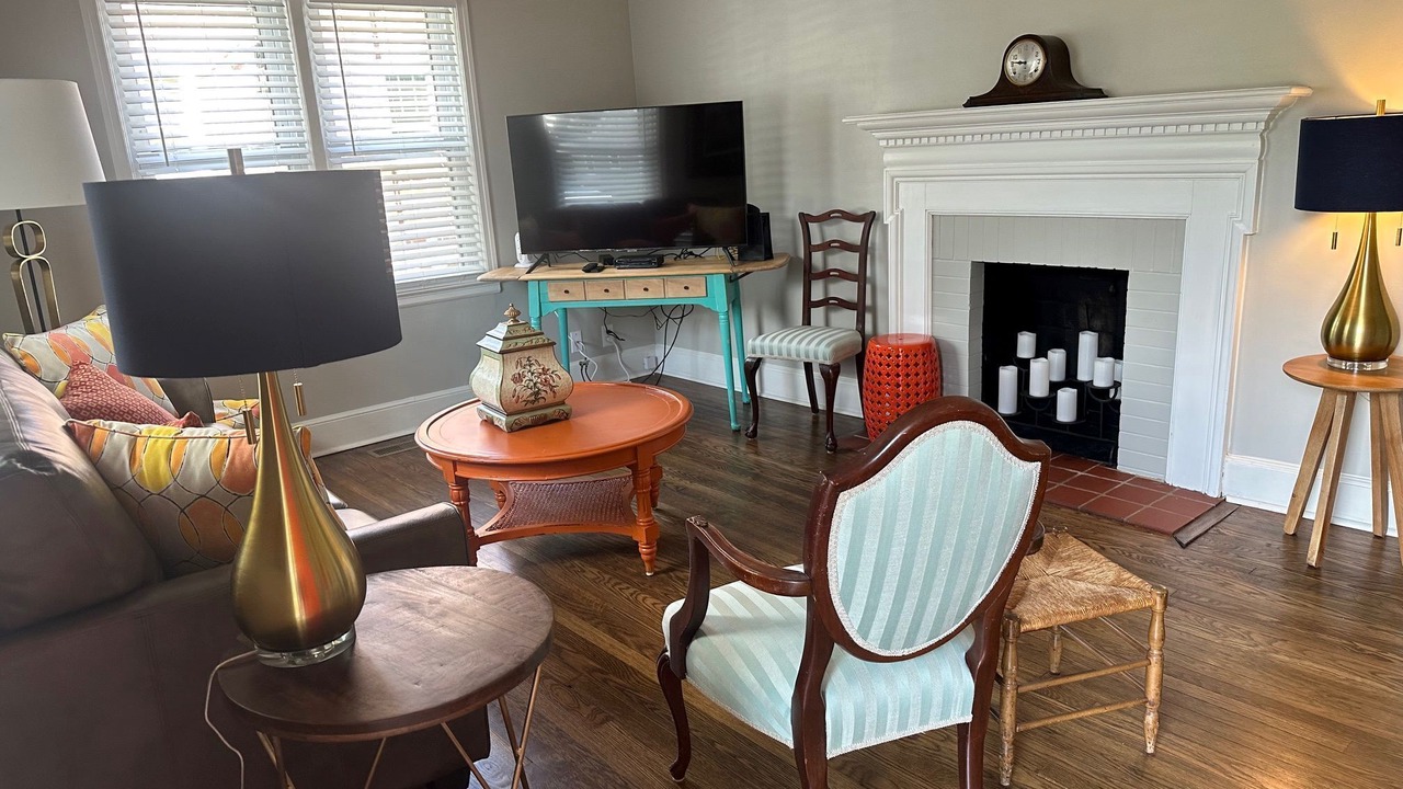 Photo of Livingroom in Lindley Park