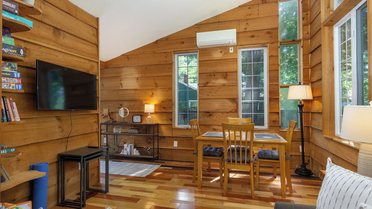 Photo of Bedroom in Black Mountain