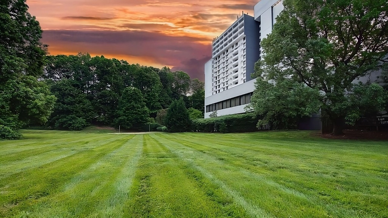 Photo of Outdoor in Executive Park