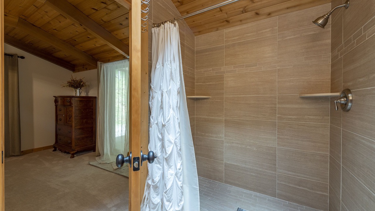 Photo of Bathroom in Wolf Laurel