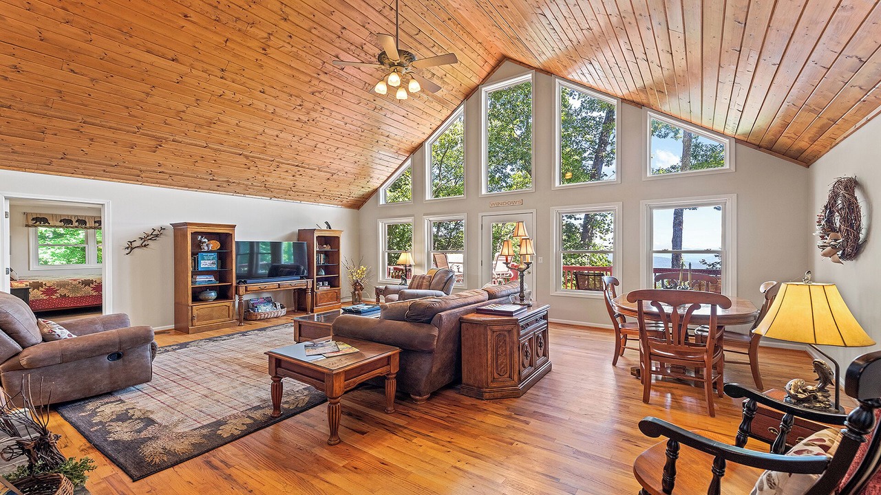 Photo of Livingroom in Waynesville