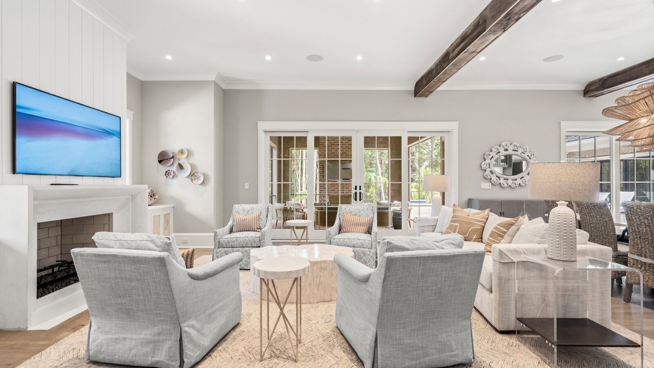 Photo of Livingroom in Vanderhorst Plantation
