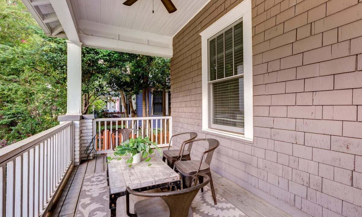 Photo of Patio Balcony in Wesley Heights