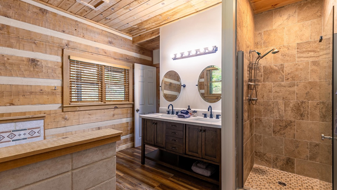 Photo of Bathroom in Seven Devils