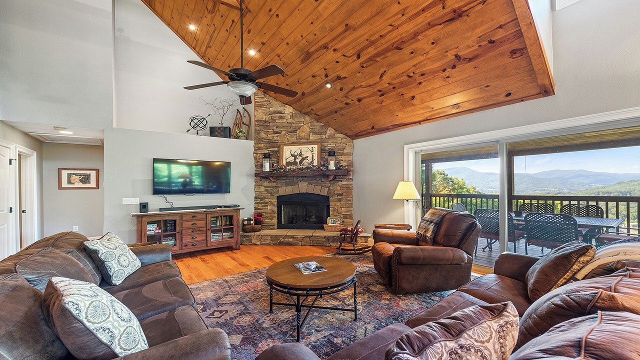 Photo of Livingroom in Waynesville