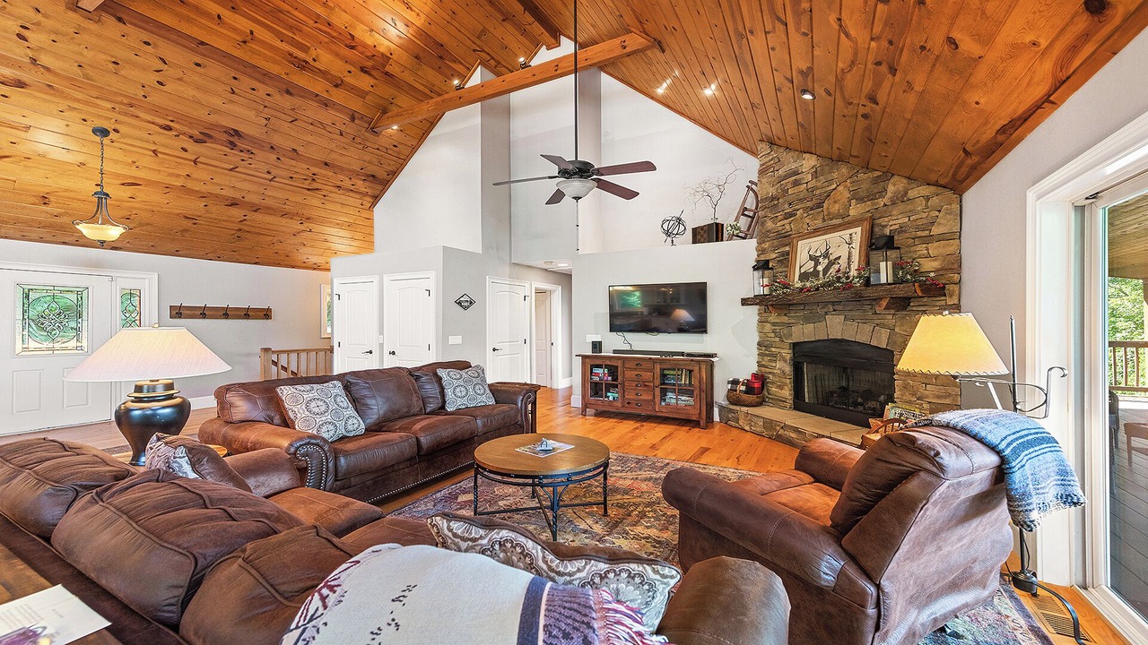 Photo of Livingroom in Waynesville