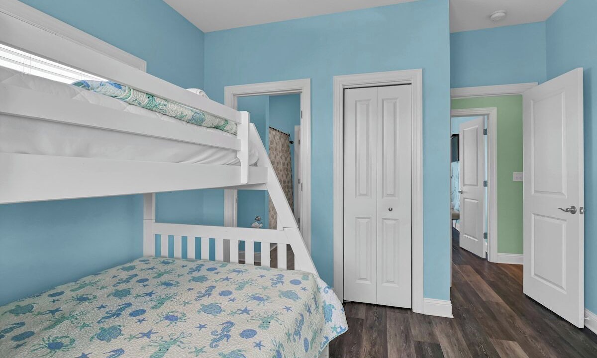 Photo of Bedroom in Village of Stump Sound