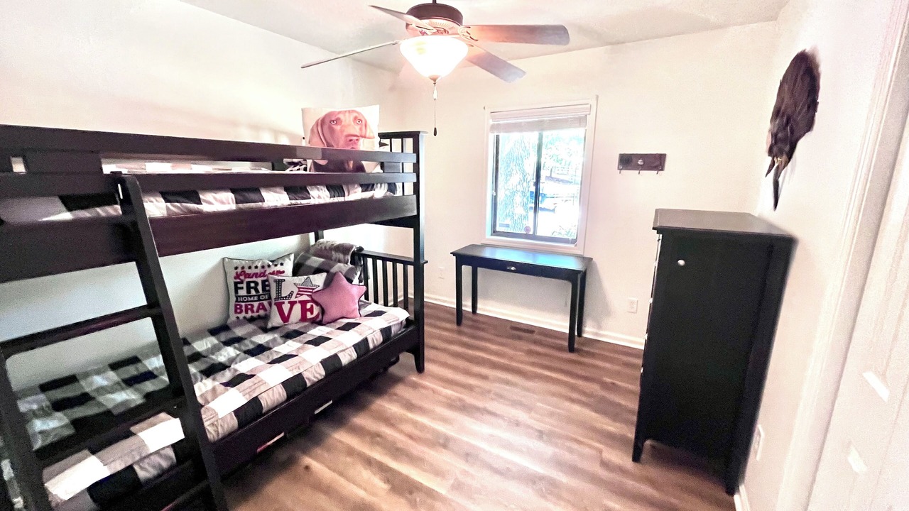 Photo of Bedroom in Five Points