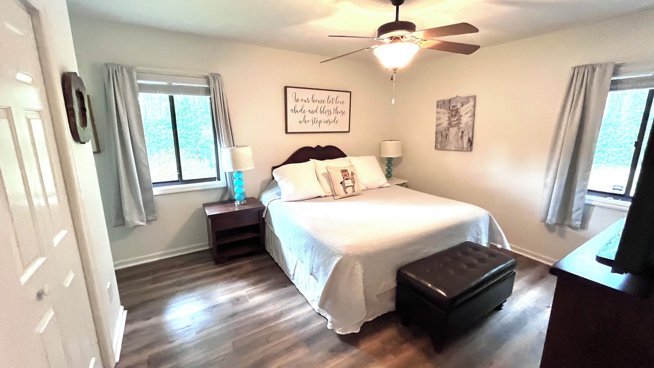 Photo of Bedroom in Five Points
