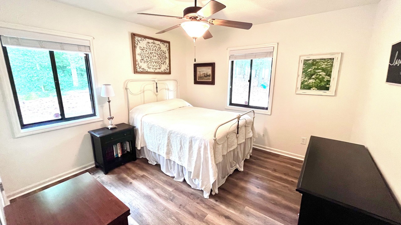 Photo of Bedroom in Five Points