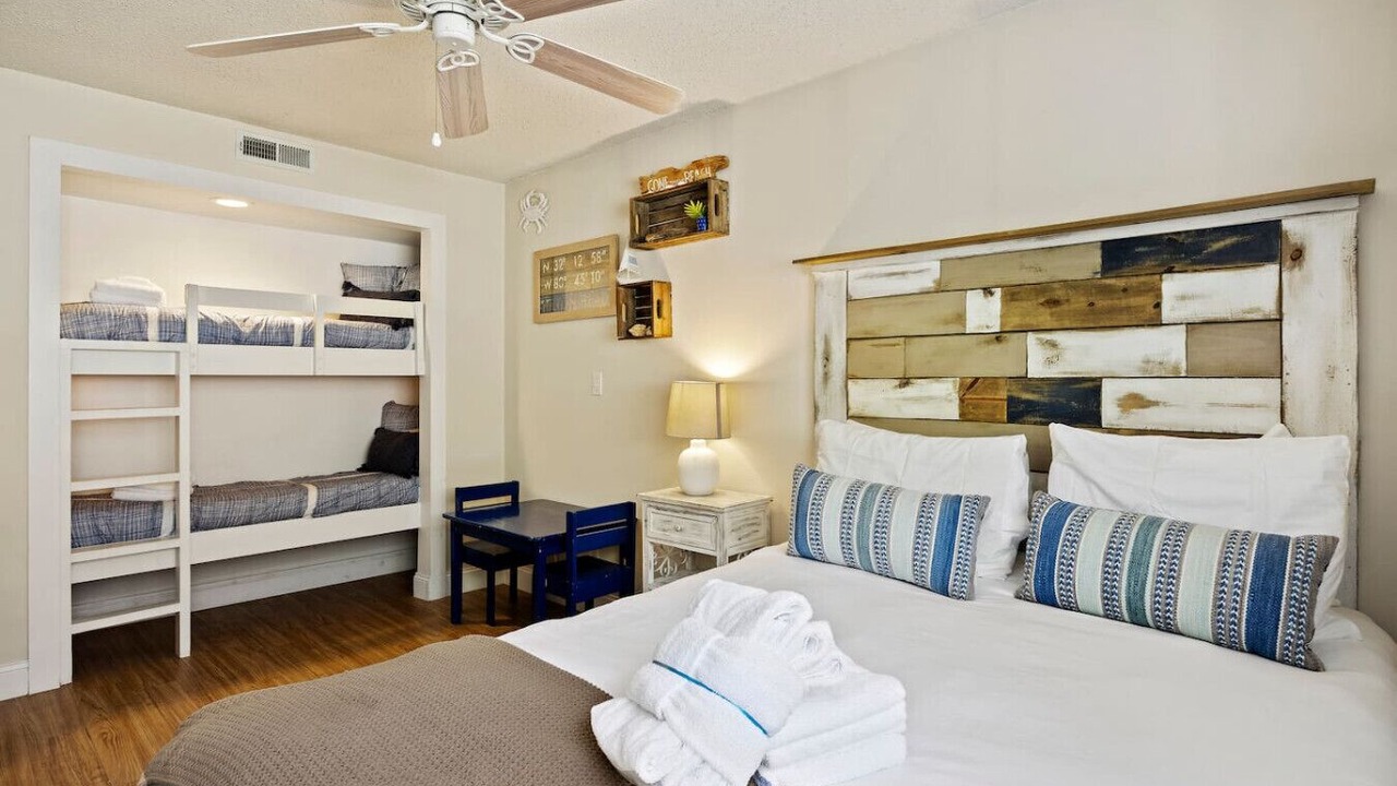 Photo of Bedroom in Palmetto Dunes