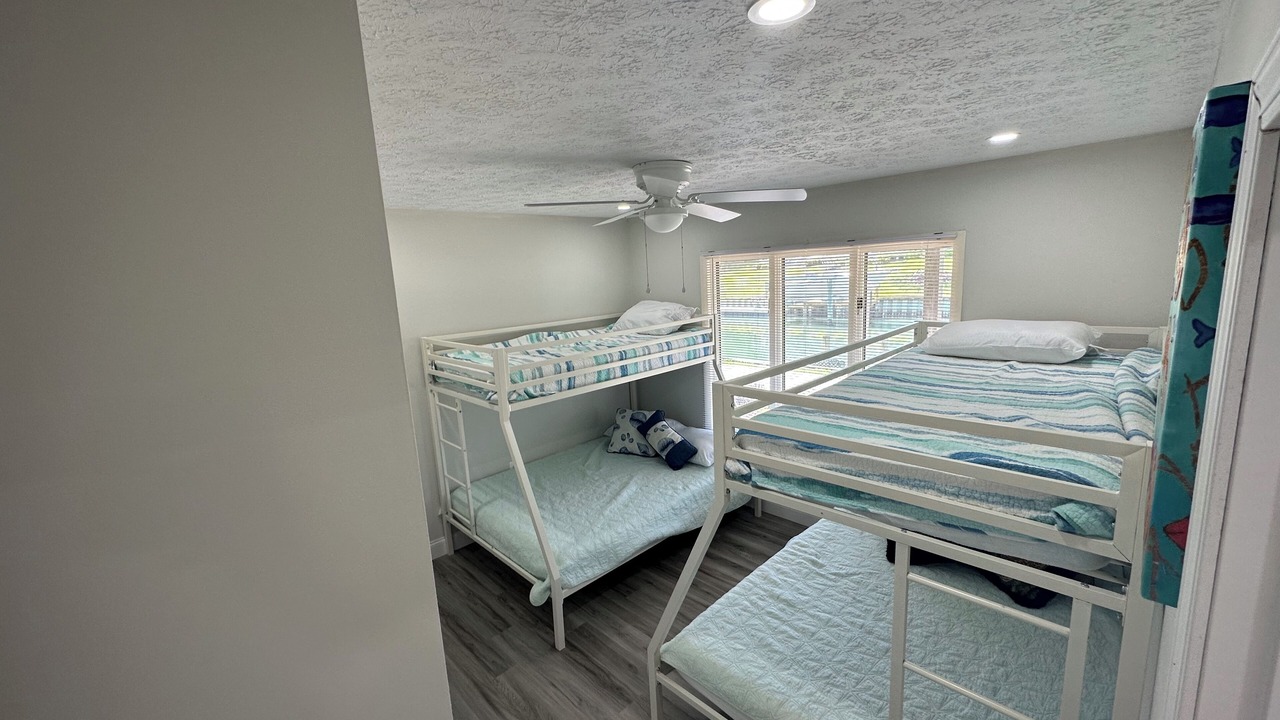 Photo of Bedroom in Pine Knoll Shores