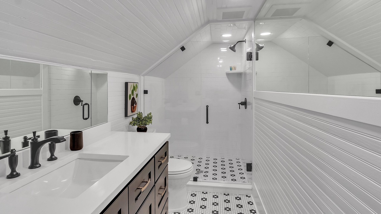 Photo of Bathroom in Lake Junaluska
