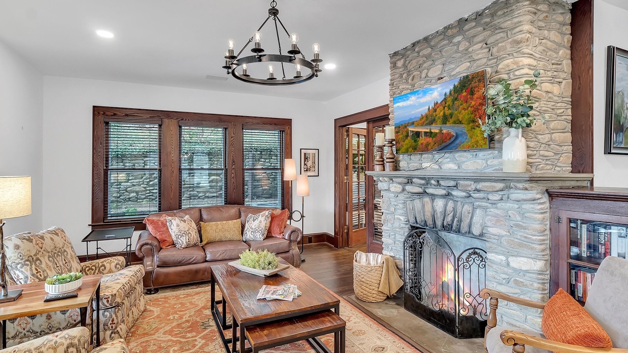 Photo of Livingroom in Lake Junaluska