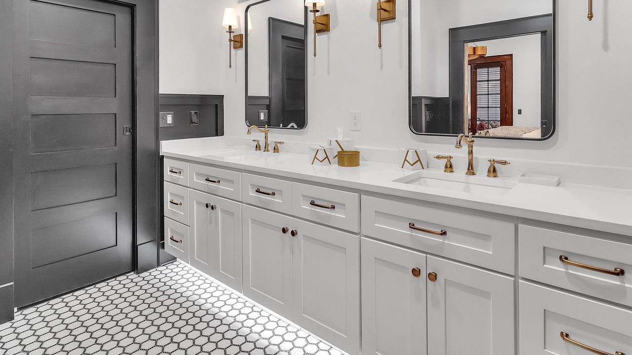 Photo of Bathroom in Lake Junaluska