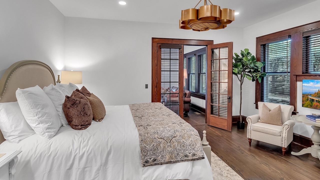 Photo of Bedroom in Lake Junaluska