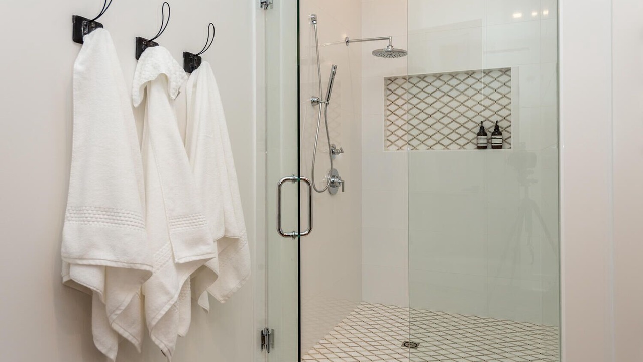 Photo of Bathroom in Laurel Park