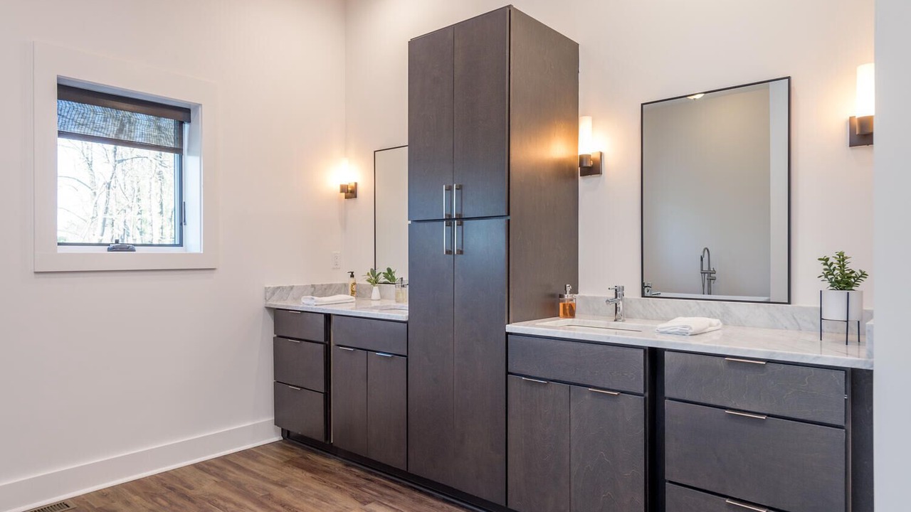 Photo of Bathroom in Laurel Park