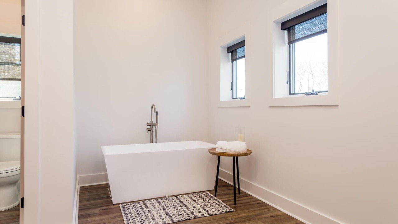 Photo of Bathroom in Laurel Park