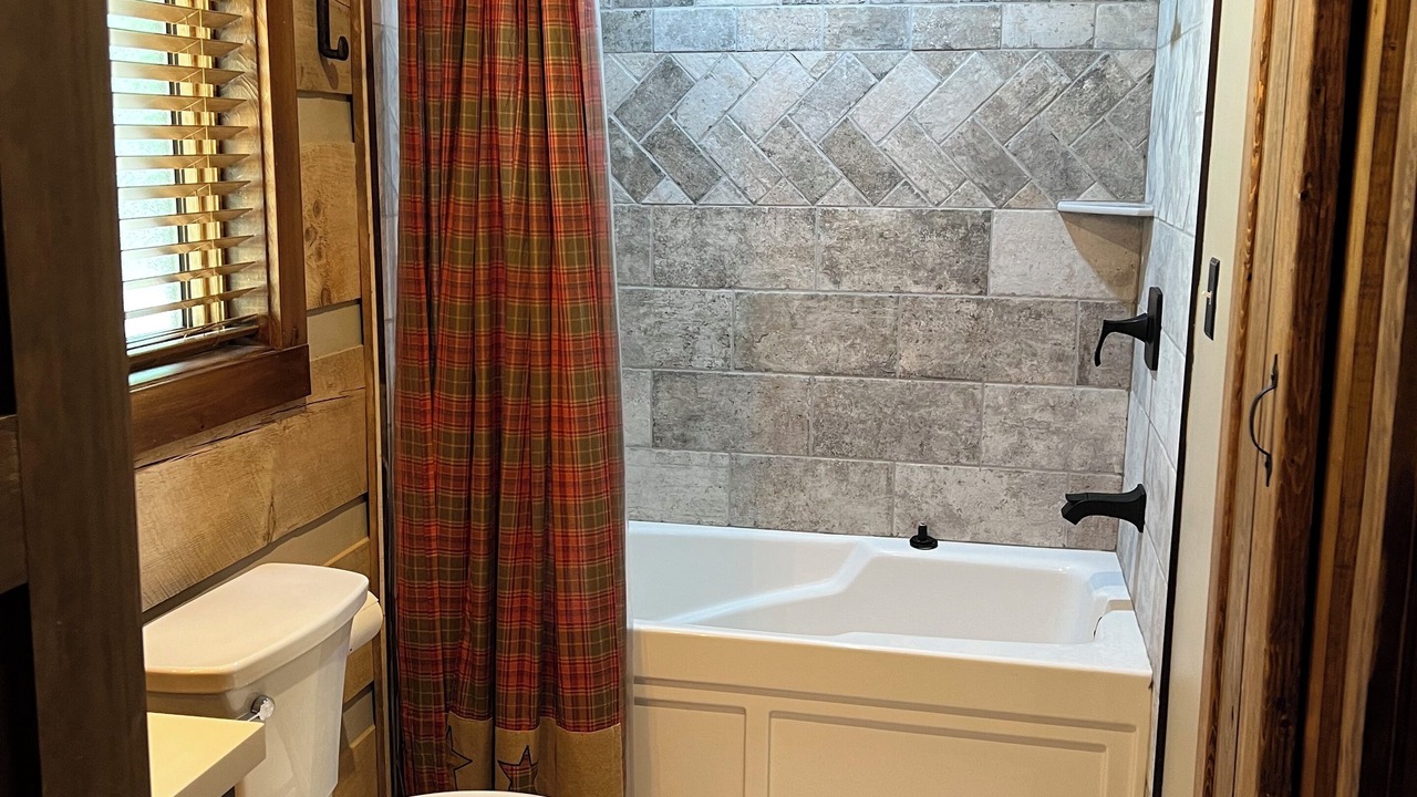 Photo of Bathroom in Boonville