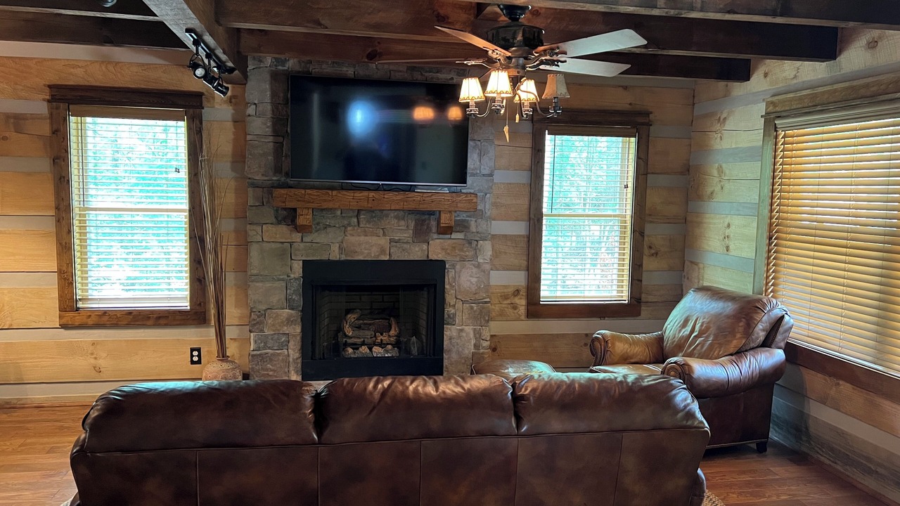 Photo of Livingroom in Boonville
