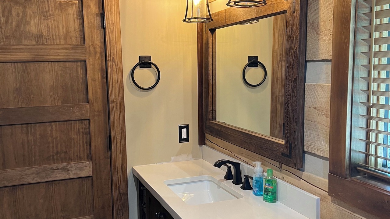 Photo of Bathroom in Boonville