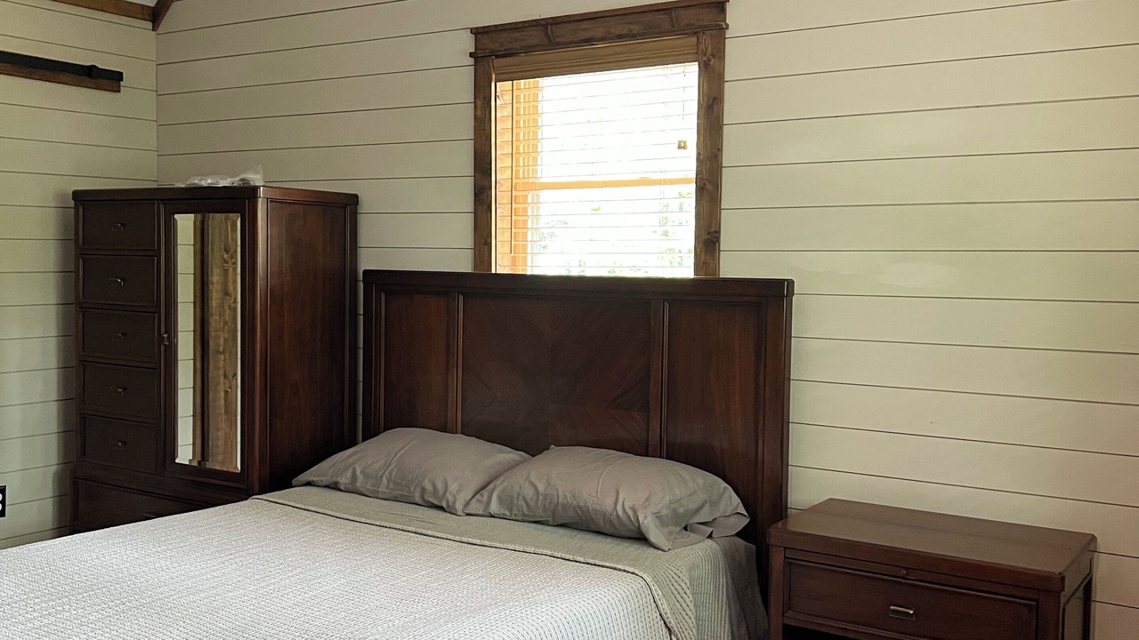 Photo of Bedroom in Boonville