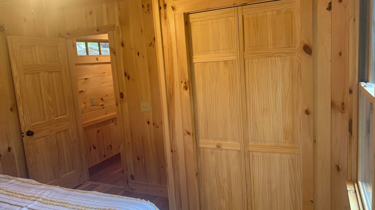 Photo of Bedroom in Glenville