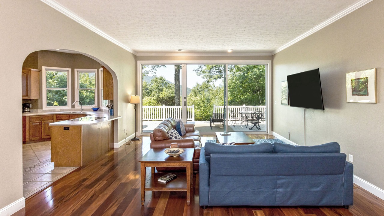Photo of Bedroom in Hendersonville