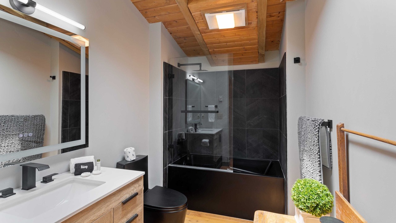 Photo of Bathroom in Sugar Grove