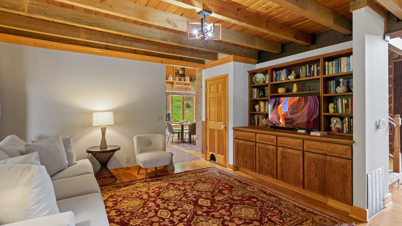 Photo of Bedroom in Sugar Grove