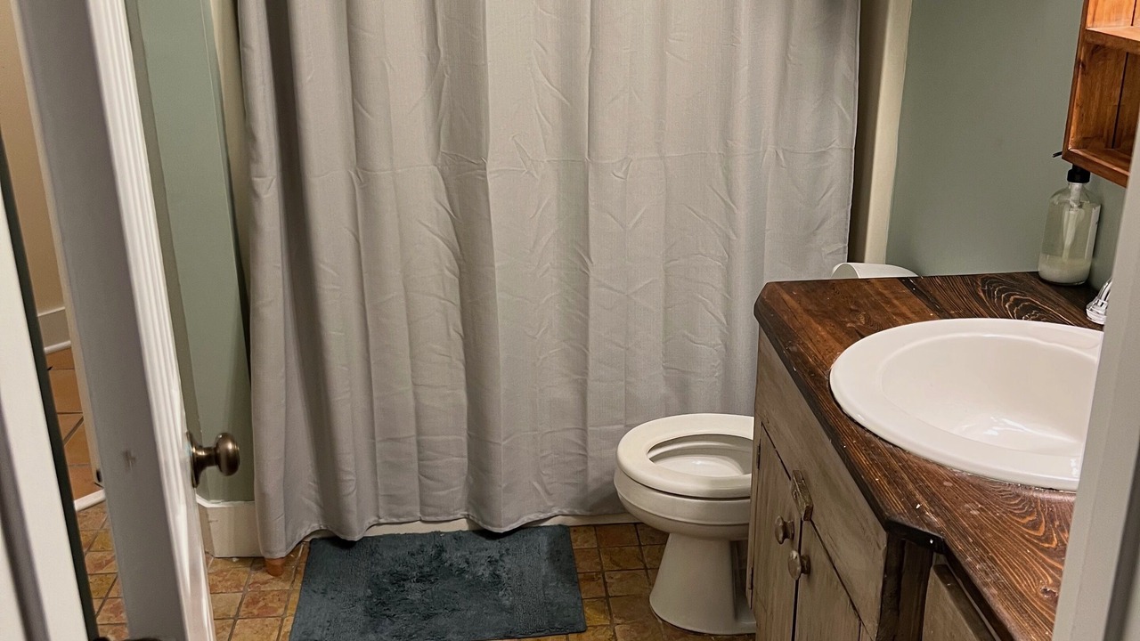 Photo of Bathroom in Historic Oakwood