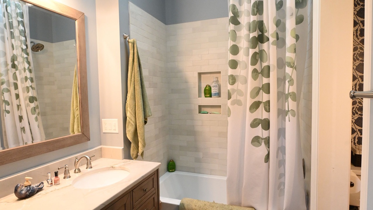 Photo of Bathroom in Historic Oakwood