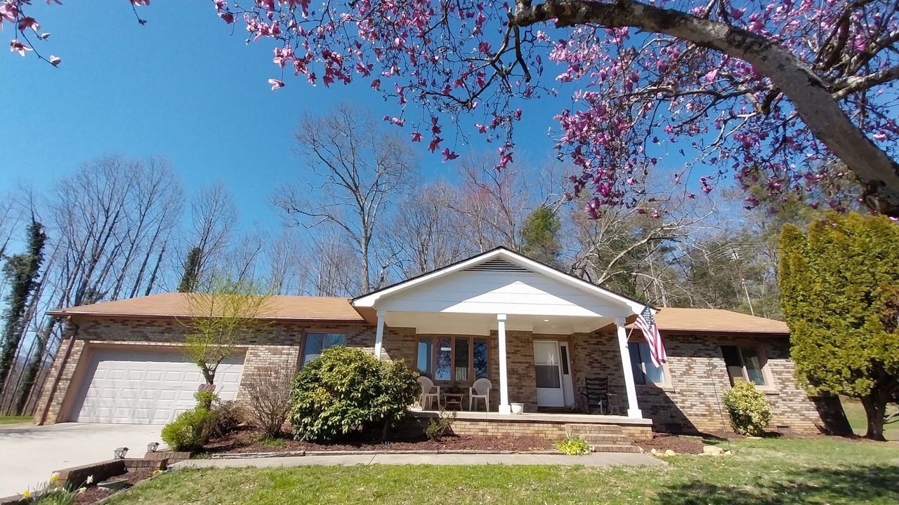 Photo of Outdoor in Mills River