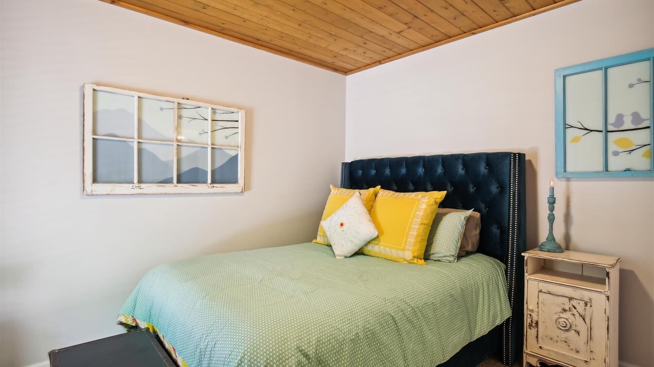 Photo of Bedroom in Weaverville