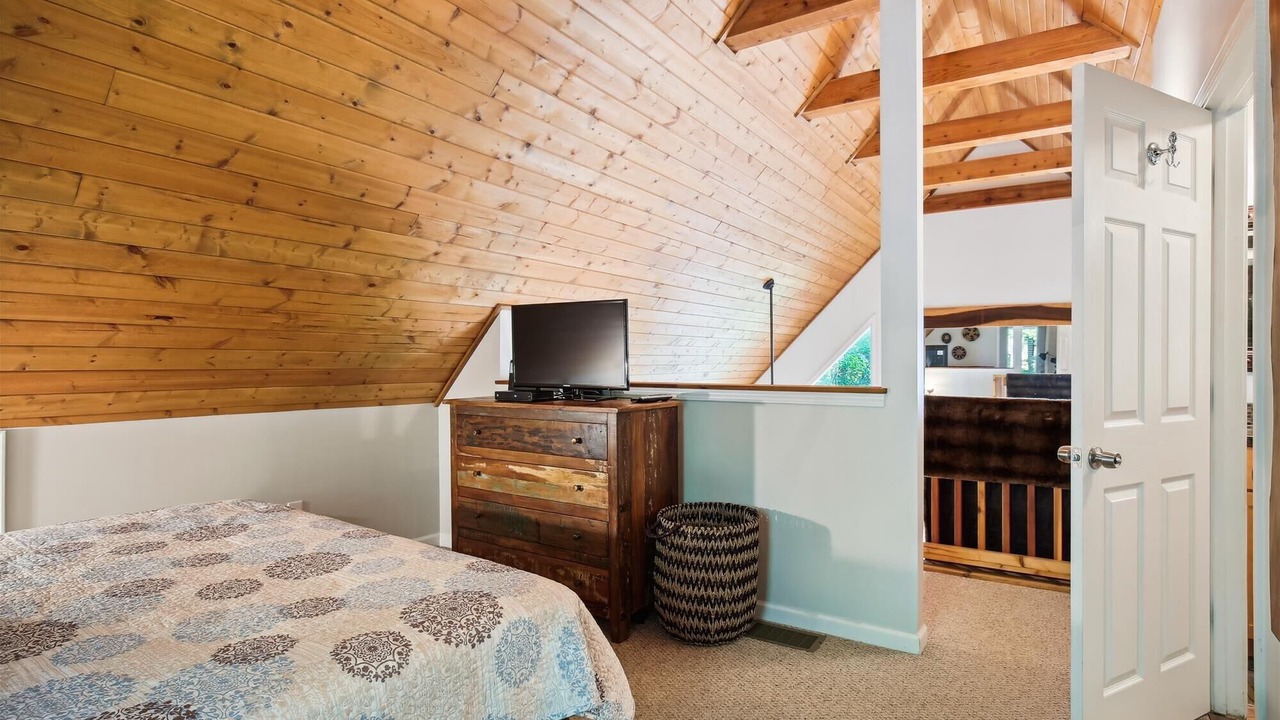 Photo of Bedroom in Weaverville