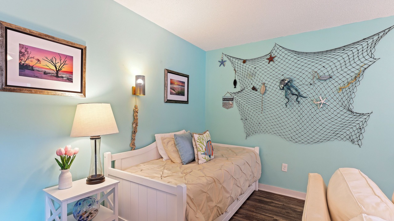 Photo of Bedroom in Folly Field